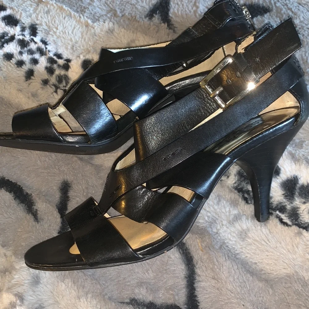 MICHAEL KORS Black Leather Heels — 7
